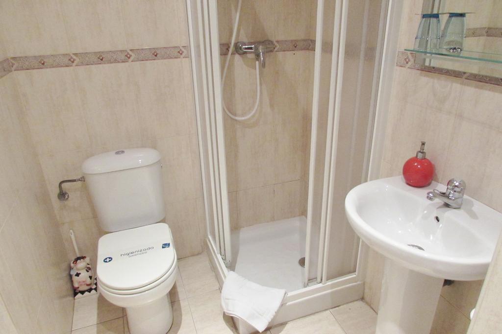 Hostal Nuevas Naciones Granada Esterno foto