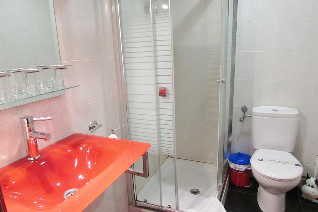 Hostal Nuevas Naciones Granada Esterno foto