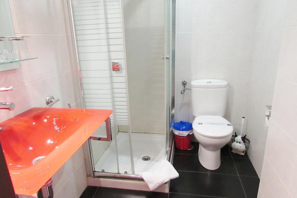 Hostal Nuevas Naciones Granada Esterno foto