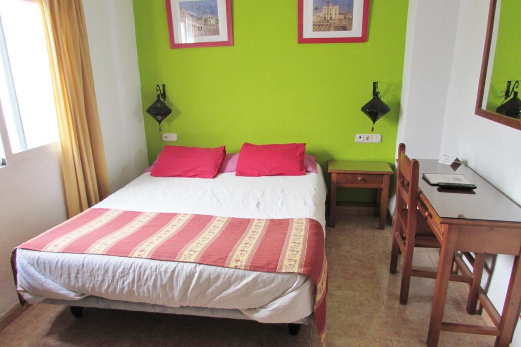 Hostal Nuevas Naciones Granada Esterno foto